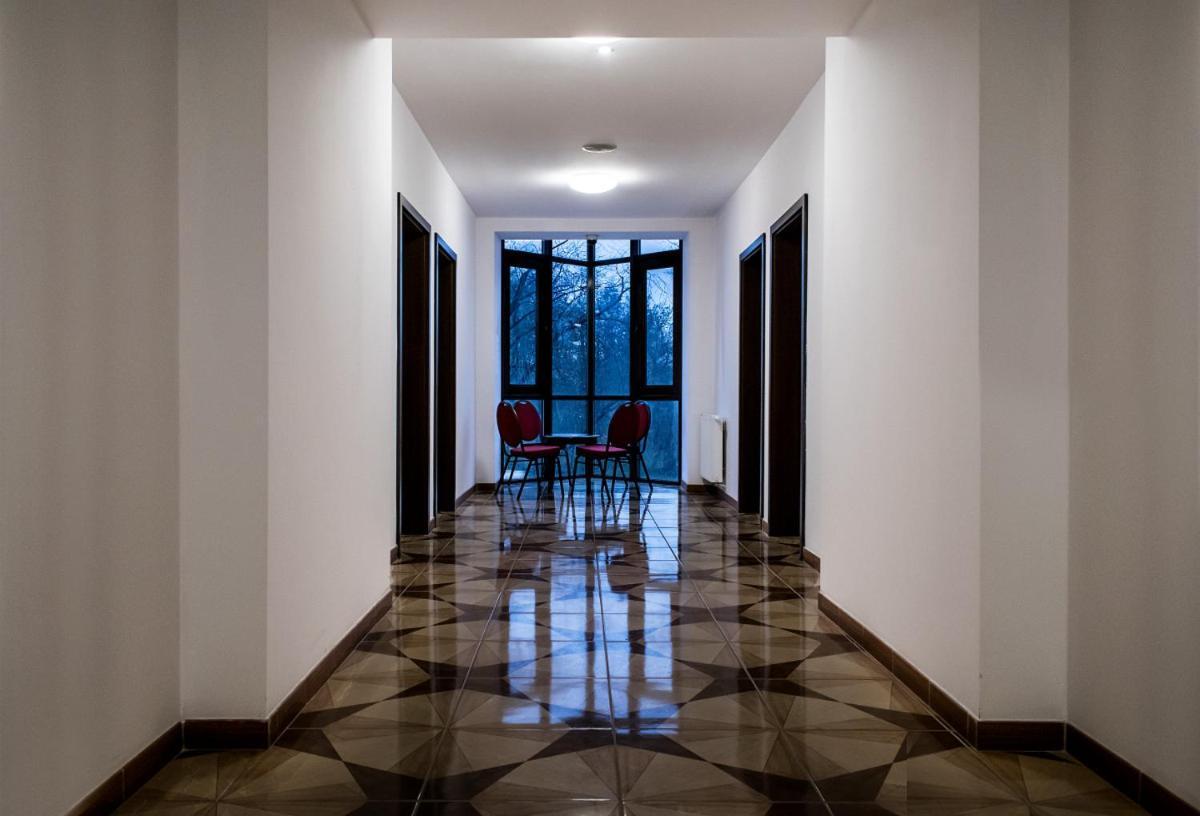 לודז' Hotel Hensch מראה חיצוני תמונה